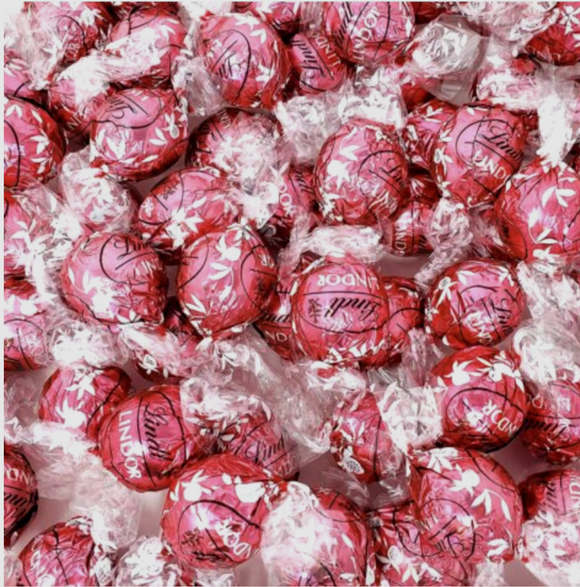 Lindt Lindor Strawberries and Cream White Chocolate Truffles, Bulk Pack 1 LB